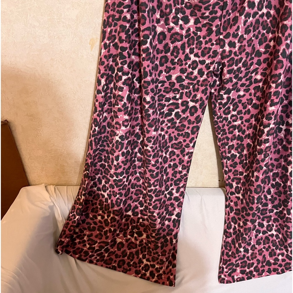 🌺 Maroon, Black and Ivory Leo pants - Picture 2 of 6